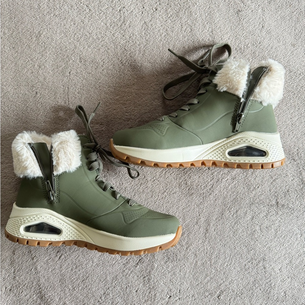 Skechers Green and White Winter Rain Boots with Fleece Lining